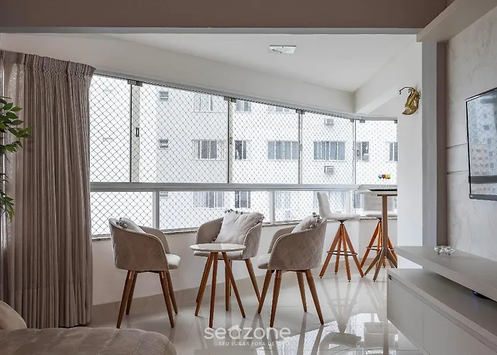 Belo Apto Quadra Mar Em Balneario Camboriu Cep093